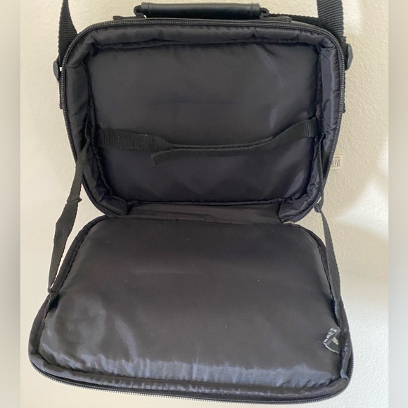 Deluxe iPad Bag/Carry Case - Picture 3 of 13